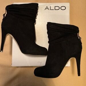 Suede Black Booties Aldo Coranna Sz 8 NIB